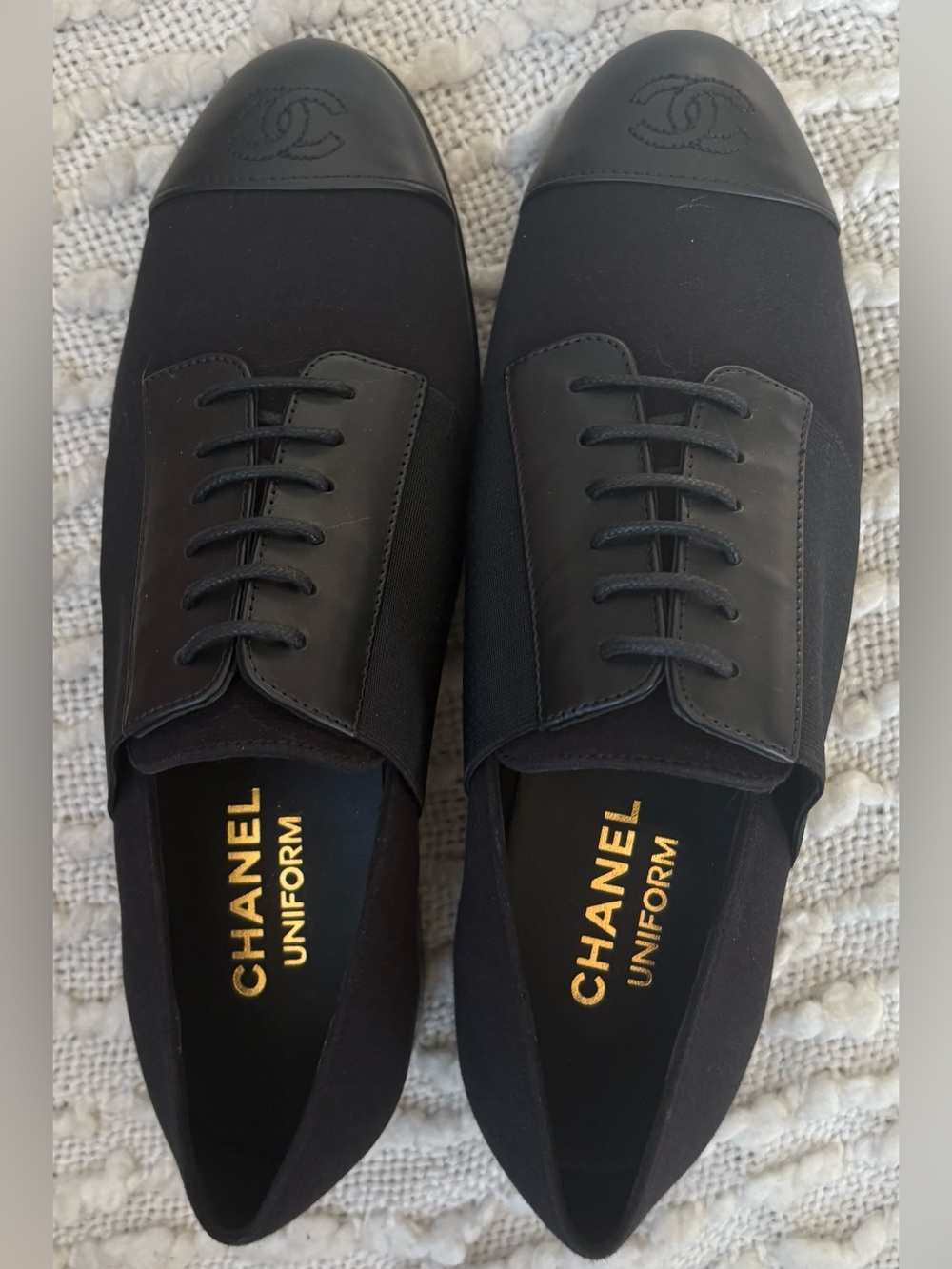CHANEL UNIFORM• Authentic Chanel CC Cap-Toe Lace Up Shoes
